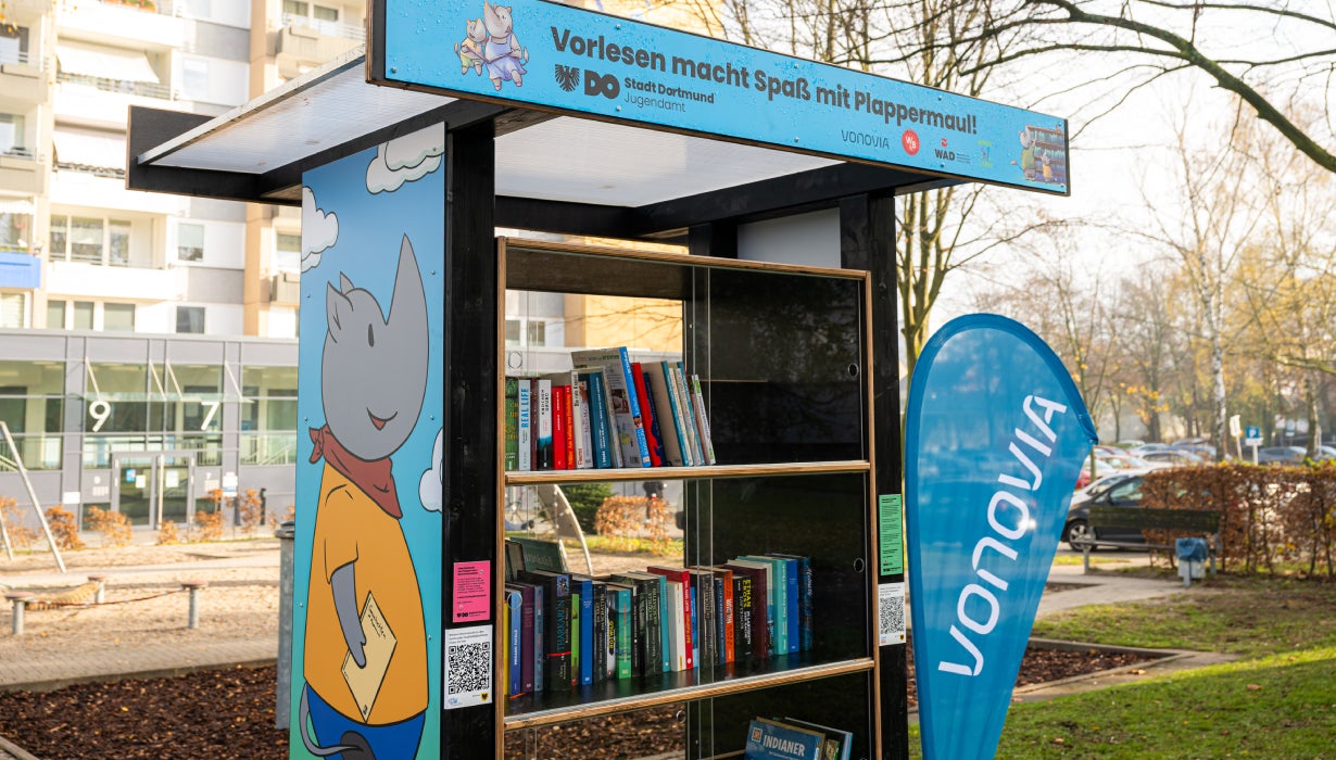 Blick auf den Plappermaul Bücherschrank.