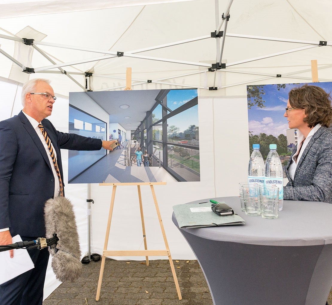Teaser-Image-1zu1-Besuch-Ministerin-Scharrenbach-02.jpg